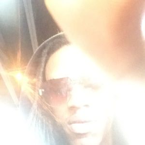 Meet your Posher, Eli